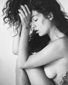 Vincenzo Travino photography - model Alessandra Giulia - Artistic Nude Gallery the Beauty that Hurts