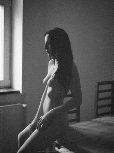 Vincenzo Travino photography - model Quinn Linden - Nude Art Gallery Inside the Dark Beauty