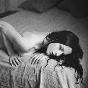 Vincenzo Travino photography - model Quinn Linden - Nude Art Gallery Inside the Dark Beauty