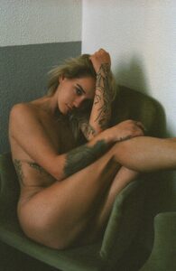 Vincenzo Travino photography - model Pixie Hutton - Before the Party - Nude Art Gallery