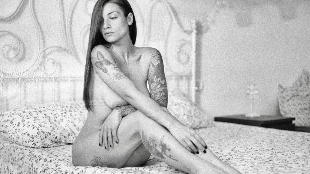 Vincenzo Travino photography - model Valery Di Lanno - Feeling Better - Nude Art Gallery