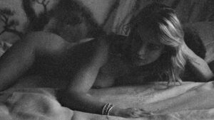 Vincenzo Travino photography - model Margot - Kairos the right moment - Nude Art Gallery